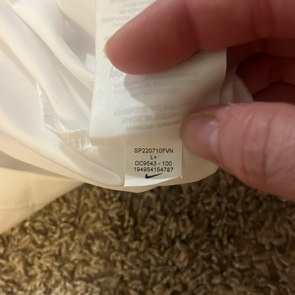 NWOT kids Nike White Short Sleeve Tee with black Swoosh size large+ - Picture 8 of 8